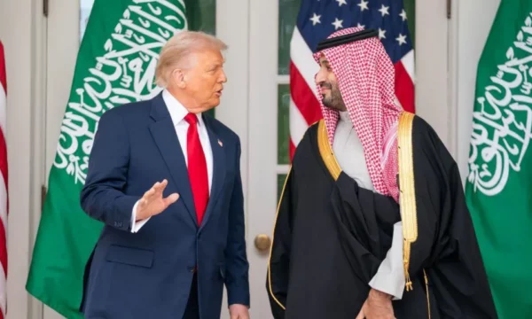 BBC: Marrëveshja bërthamore e Trumpit me Arabinë Saudite heq dorë nga kërkesat tradicionale të SHBA-së
