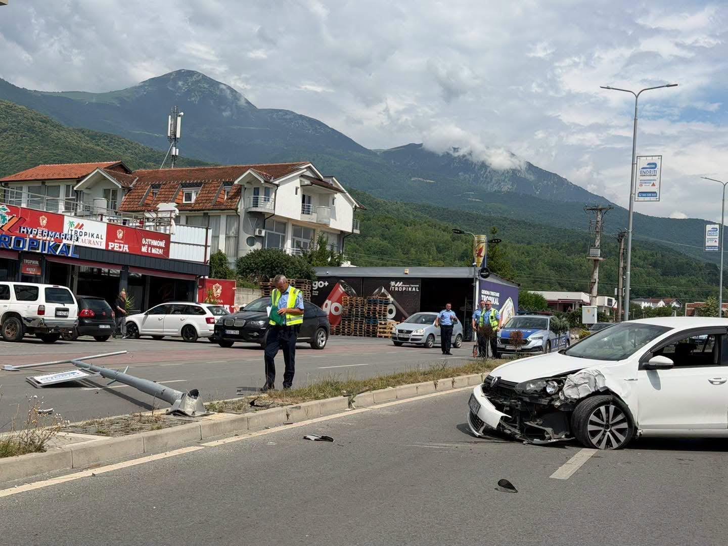 E konfirmon policia, një i lënduar nga vetaksidenti në Deçan