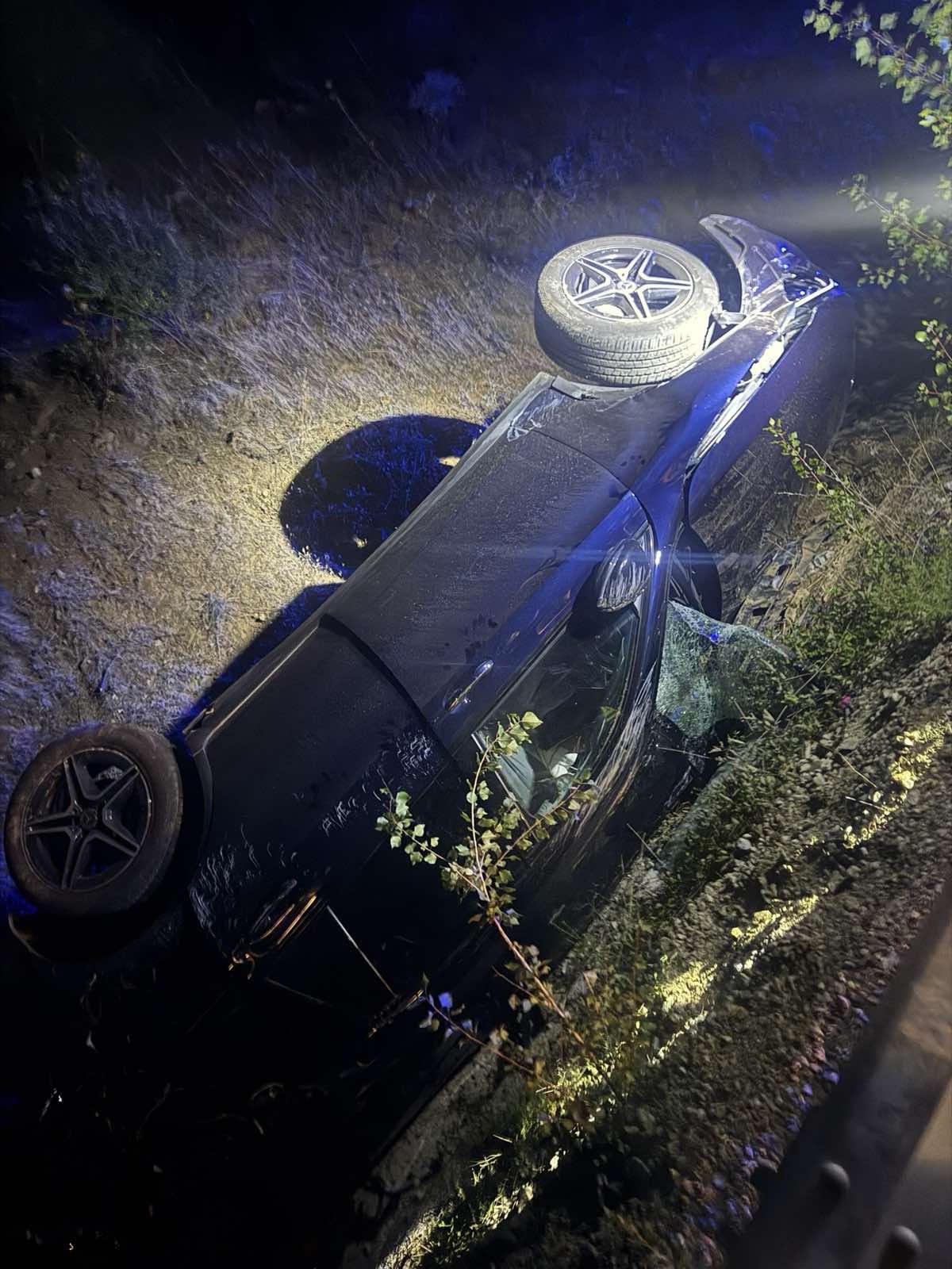 Gjendet të vdekur të tre pasagjerët e makinës Mercedes me targa gjermane