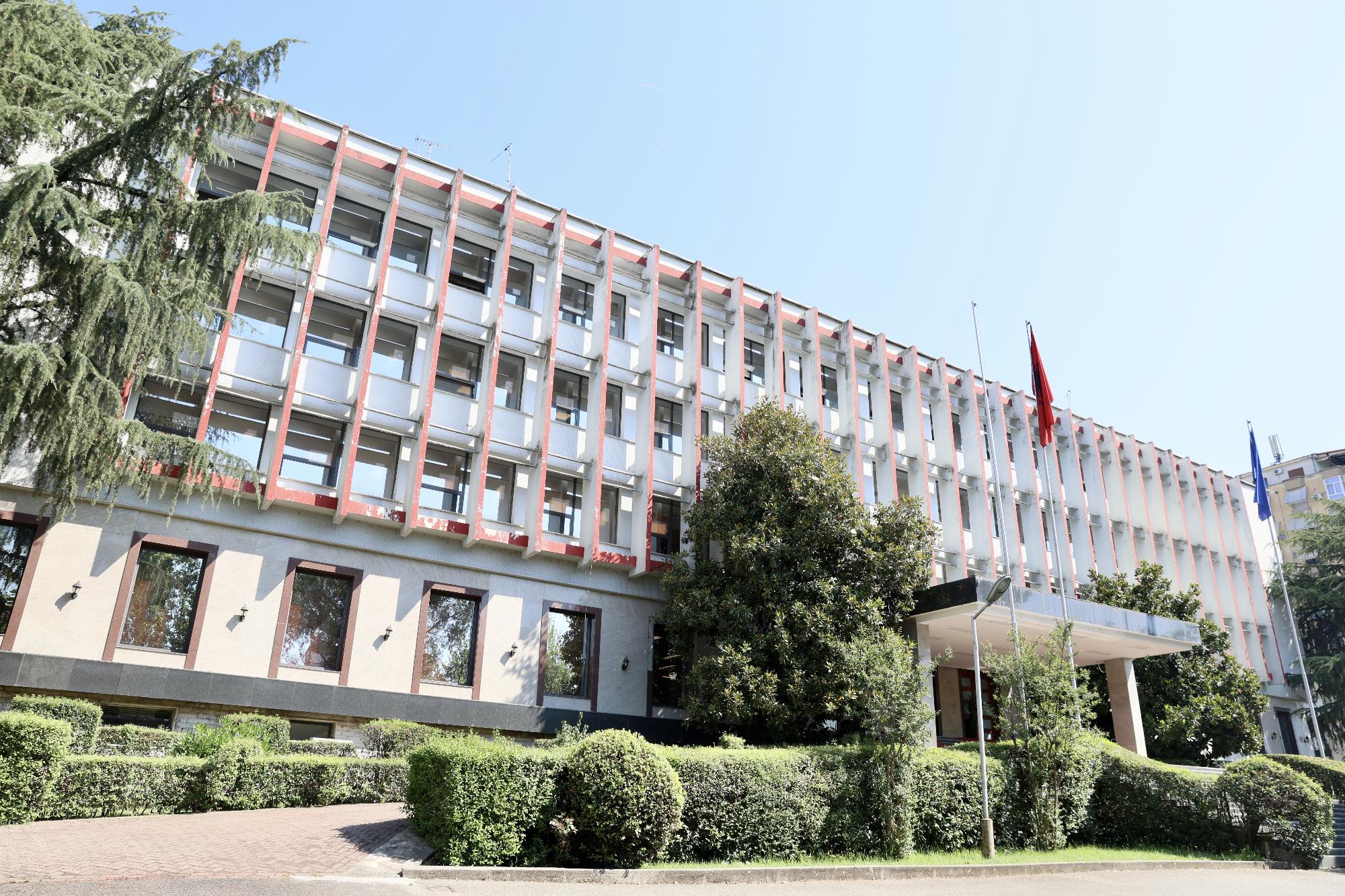 Shqipëria reagon për varrin masiv në Zubin Potok: Kujtesë se plagët e luftës janë ende të hapura