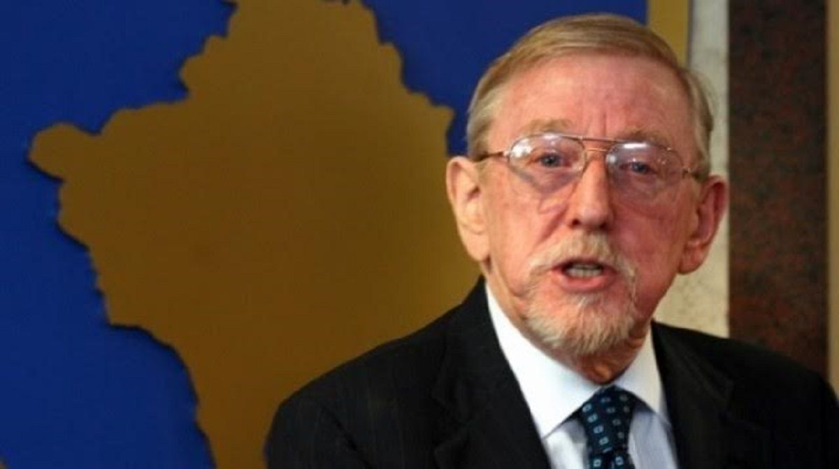 William Walker reagon ashpër ndaj deklaratës së ministres serbe: Është një kriminele e sinqertë lufte