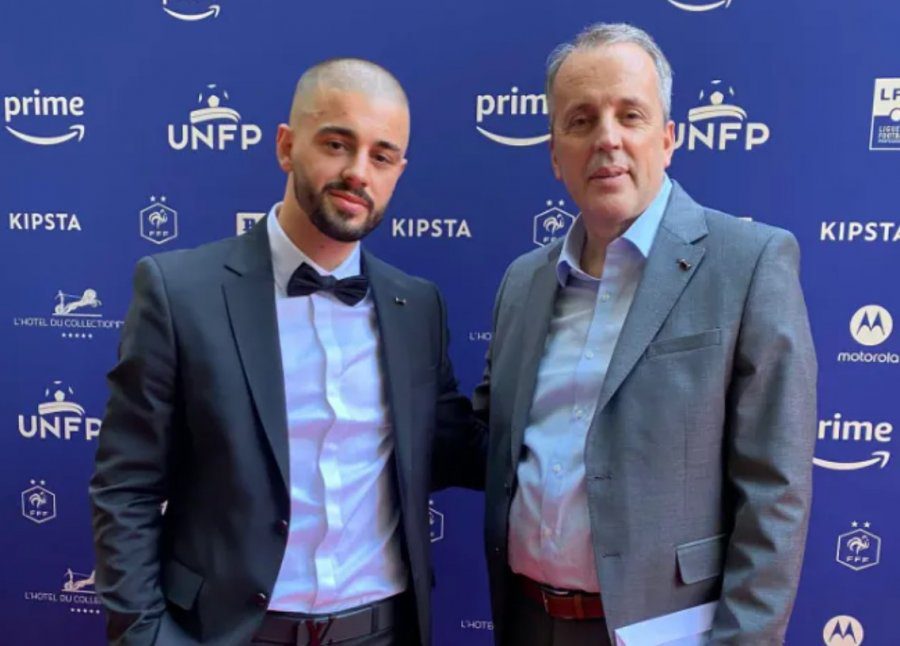 “Menaxher injorant”, babai i Edon Zhegrovës reagon ashpër ndaj Altin Lalës