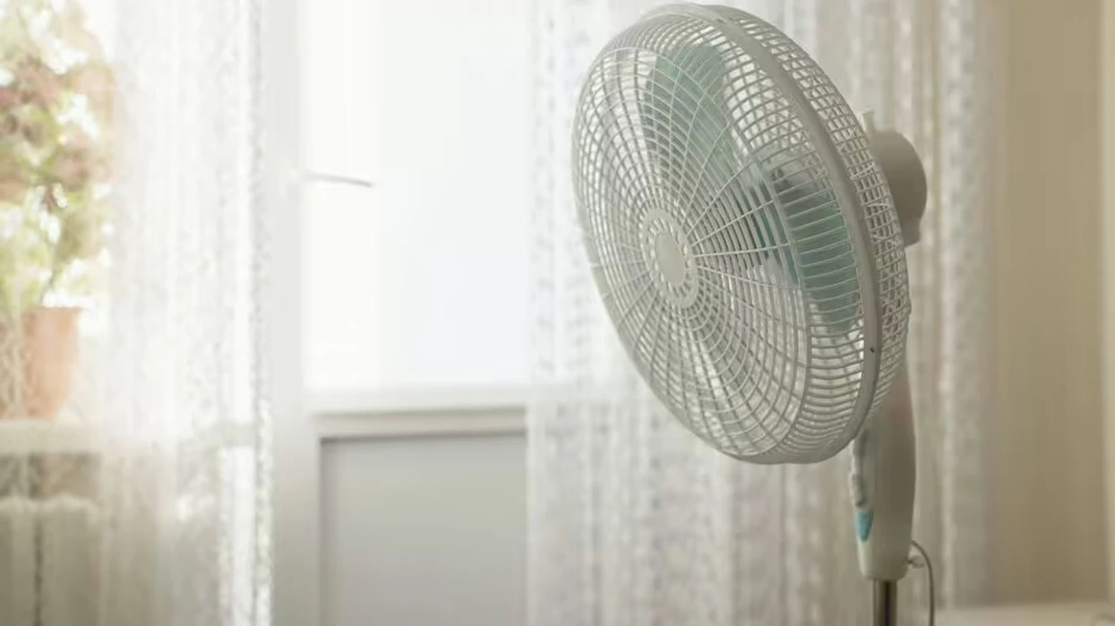 Si të freskoni dhomën gjatë vapës së madhe pa shpenzuar para, këshillat e ekspertëve