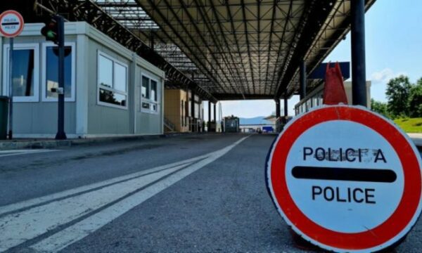 Kjo është gjendja në pikat kufitare, pritje deri në një orë e gjysmë