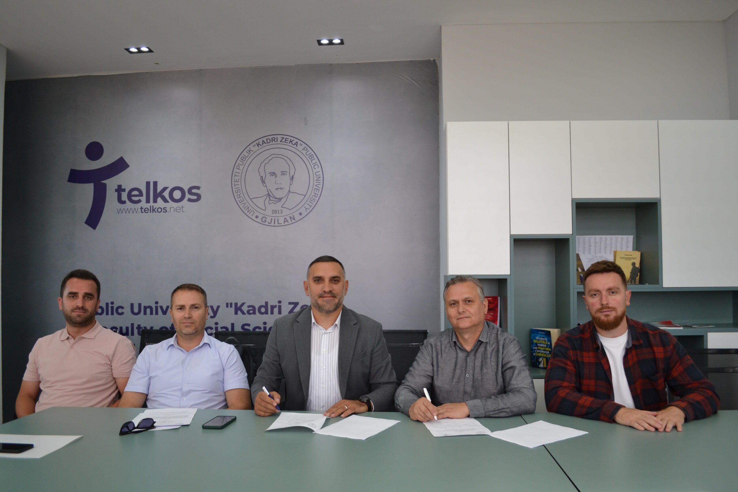 UKZ nënshkruan marrëveshje bashkëpunimi me ProCoders Center
