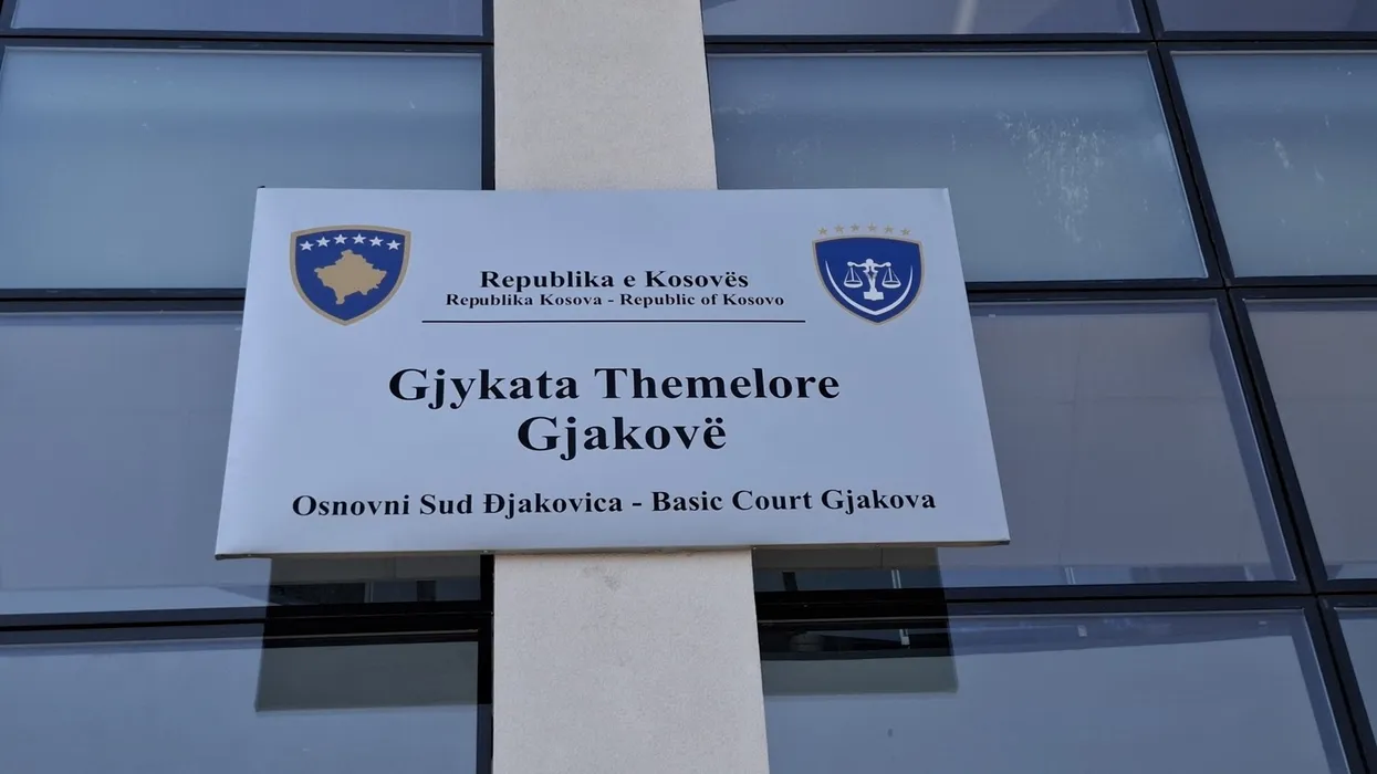 Gjykata e dënon me një vit e tre muaj burgim, e sulmoi nënën dhe shkeli urdhrin mbrojtës në Gjakovë