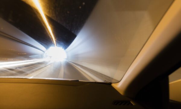 Voziti 227 km/h aty ku lejohej 80, shoferi në Zvicër rrezikon deri në katër vjet burgim