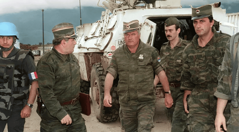 “Kasapi i Bosnjës”, krimineli i luftës, Ratko Mlladiq, ka vdekur në moshën 85 vjeçare