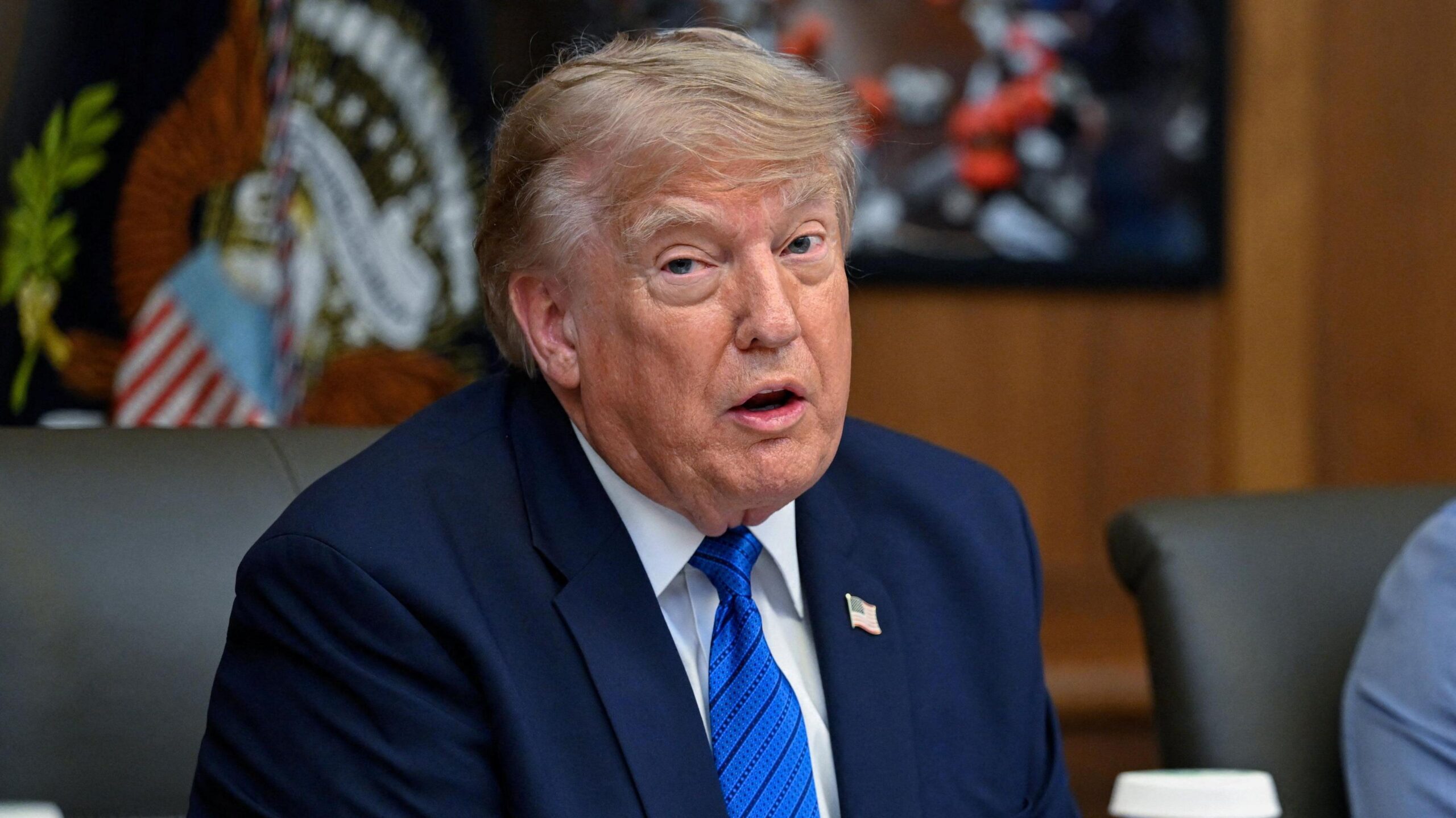 Trump thotë se Irani do të goditet shumë rëndë nëse Ngushtica e Hormuzit nuk hapet së shpejti