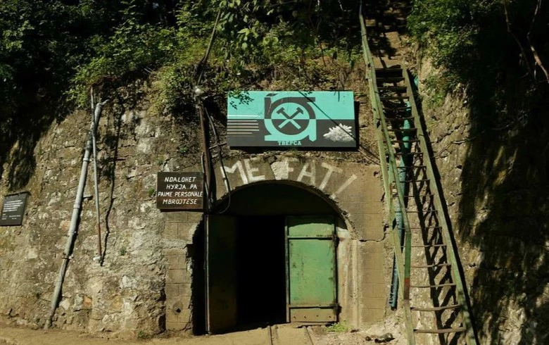 Trepça suspendon përkohësisht dy punonjës, dyshohet se organizuan transportimin e xehes jashtë orarit