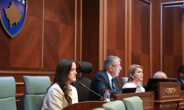 Dehari thotë se e thirr seancën në “momentin e parë që kemi sinjale” për marrëveshje për formim të të gjitha institucioneve