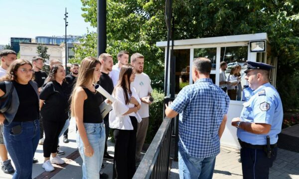 Rinia e PDK-së nesër zhvillon aksion simbolik para Qeverisë