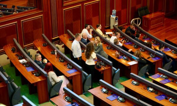 PDK i çon sërish letër Deharit: Thirreni vazhdimin e seancës konstituive për nesër në 11:00, mos e thelloni këtë situatë të rëndë