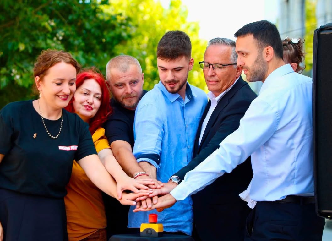 Djemtë e Jakup Krasniqit dhe Rexhep Selimit, bashkë me Hamzën shtypin “orën e pritjes” drejt 16 shtatorit