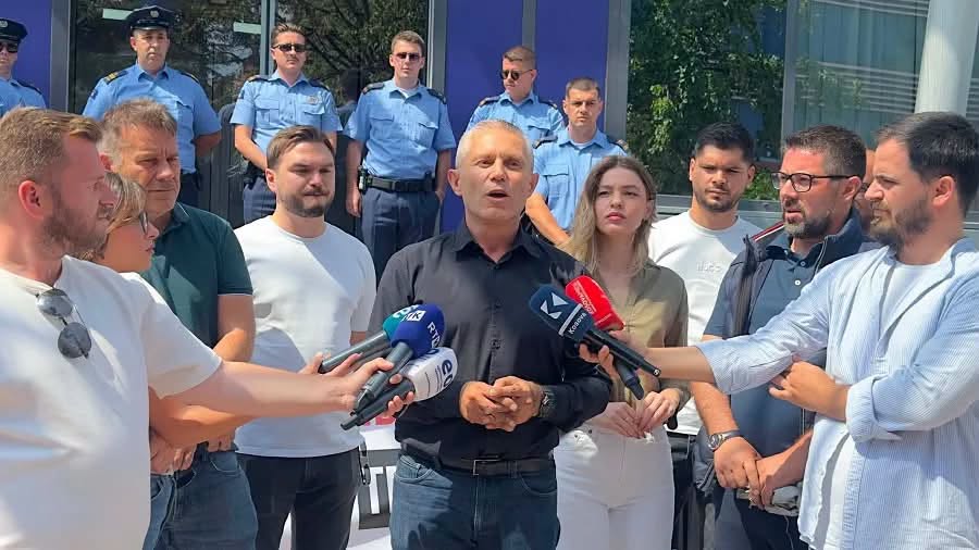 Aleanca hedh qymyr para qeverisë, Ramadani: Kurti po e çon Kosovën në terr politik
