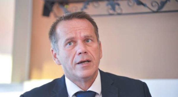 Arifi: Kurti nuk e ka problem rrenën, por vështirë se do t’i shitet