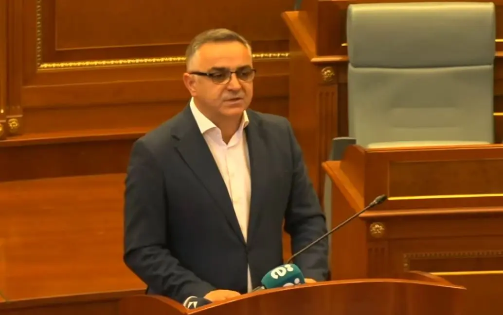 “Kushtetuta nuk është meny”, Tahiri kërkon mbajtjen e seancës