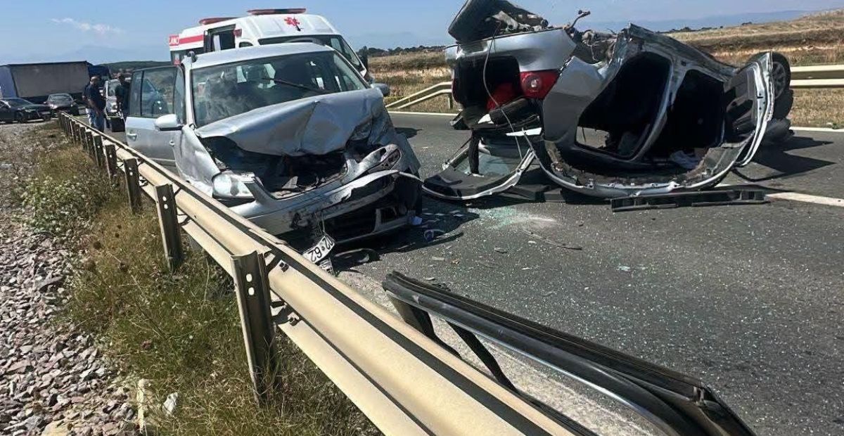 Shtatë të lënduar nga aksidenti mes tri veturave në Malishevë, jashtë rrezikut për jetë