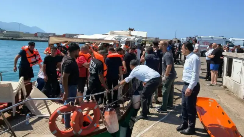 Shtatë të vdekur pas përmbytjes së tragetit në Qipros, 23 persona ende të zhdukur