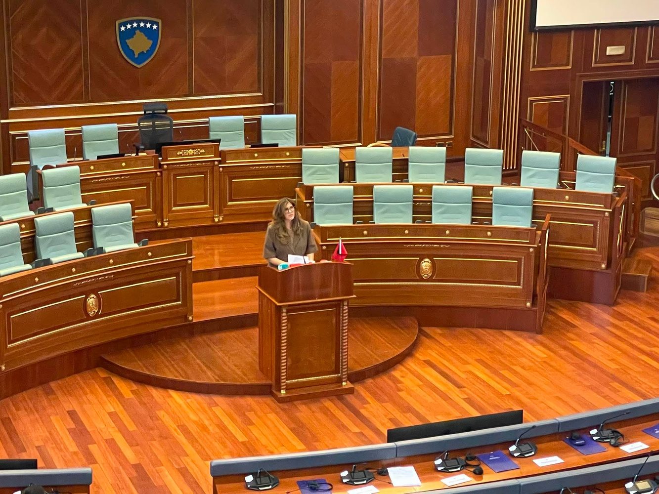 PDK: Kosova është marrë peng, deputetët të kthehen dhe ta konstituojnë Kuvendin