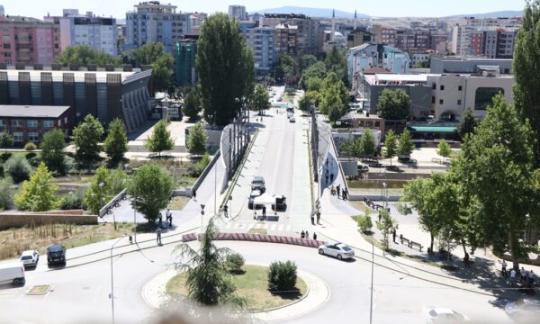 Lëvizjet e NATO-s për hapjen e Urës së Ibrit dy vjet pasi Perëndimi refuzoi institimin dhe planin e Kurtit