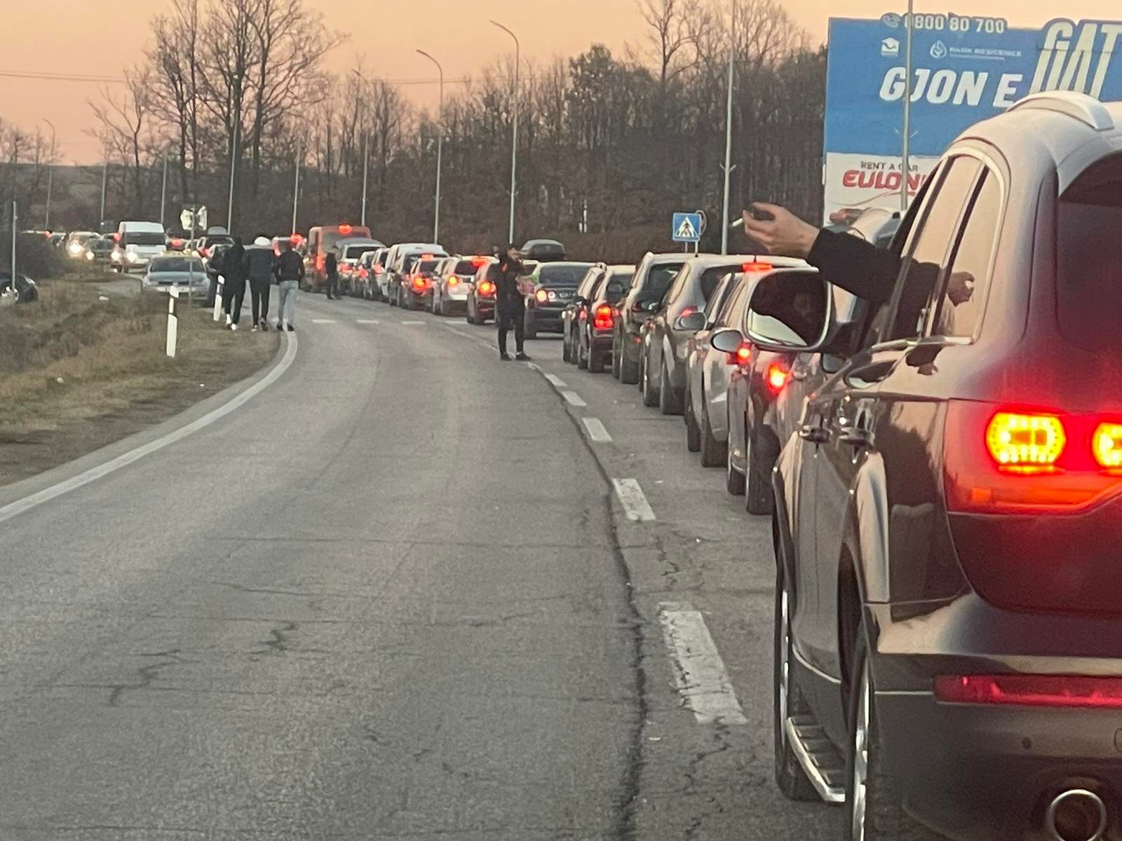 Përditësimi i fundit: A ka pritje në pikat kufitare?
