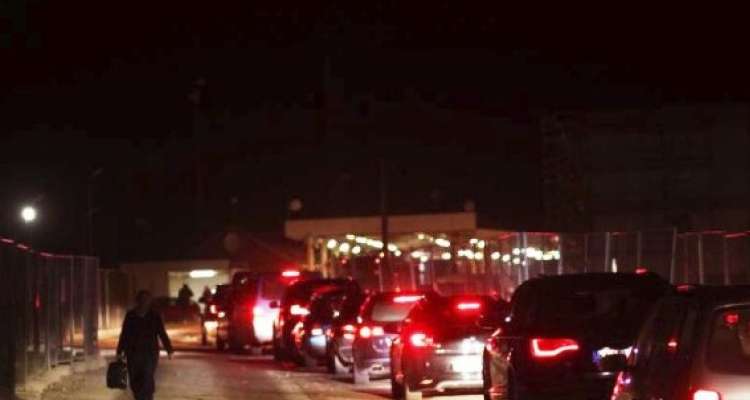 Për të dalë nga Kosova, pritjet në kufi shkojnë deri në 40 minuta