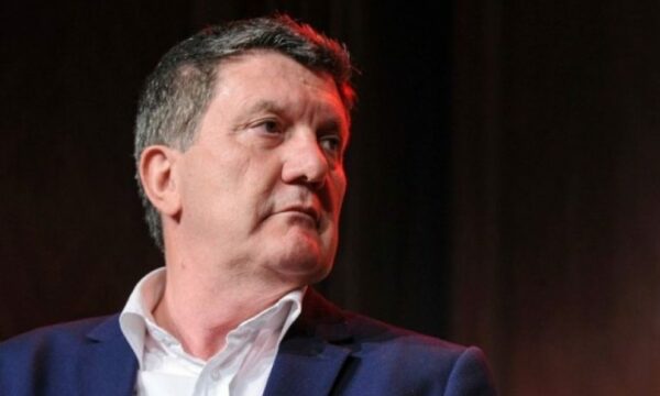 Zeka: Ato 1 mijë euro ia kam kthyer Fatmir Shehollit – m’i ka dhënë për përkthim të materialit