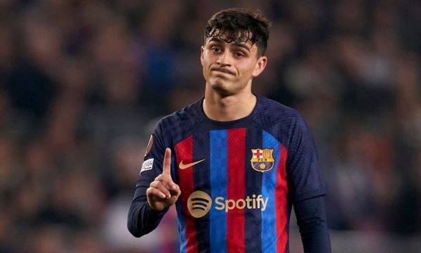 PSG përgatit ofertën për Pedrin
