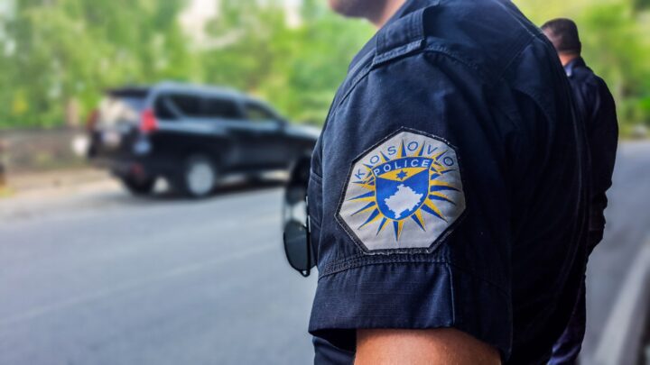 Dy serbë sulmojnë një kosovar në Leposaviq