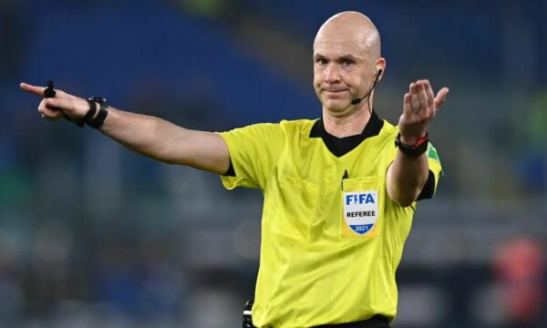 Taylor u pensionua pas Botërorit, i zbulon aspektet që e prekin një refer futbolli