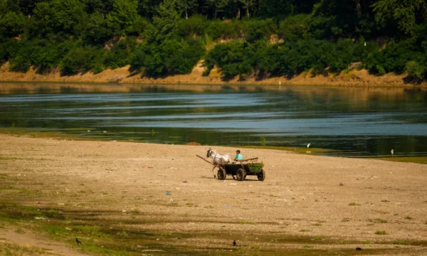“Ballkani po thahet”, niveli i ujit të lumenvje bie në nivele rekord