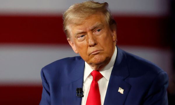 Trump: Irani ose të bëjë marrëveshje ose të dorëzohet