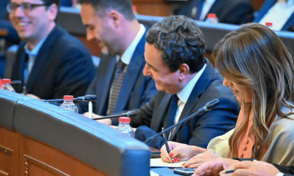 Kurti e Haxhiu marrin role si “unifikues”- a do t’iu ecë me ftesat që ua dërguan krerëve të partive