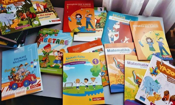 Çeku: Brenda ditës pritet të caktohet vlera e subvencionimit për tekstet shkollore