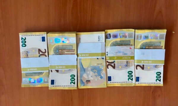 Mbi 100 mijë euro të padeklaruara parandalohen të futen në Kosovë, policia jep detaje