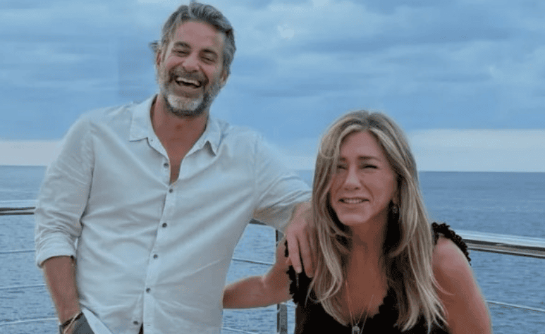 Jennifer Aniston “në qiellin e tetë”, lidhja me Jim Curtis-in kalon në një tjetër nivel