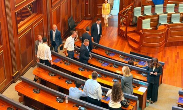 PDK nesër shkon në sallën e Kuvendit në orën 11:00: Seanca konstituive të thirret në përputhje me Kushtetutën