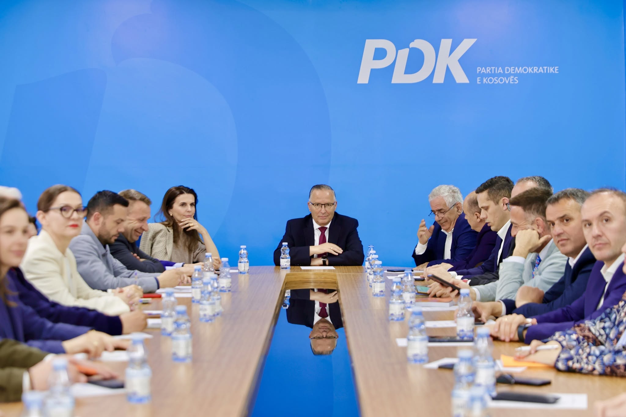 PDK godet për bllokadën e Kuvendit: “Po shkelet rendi kushtetues”
