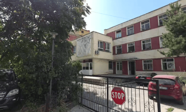 E rëndë në Pogradec: 37-vjeçarja shtatzënë humb jetën gjatë transportit drejt Tiranës