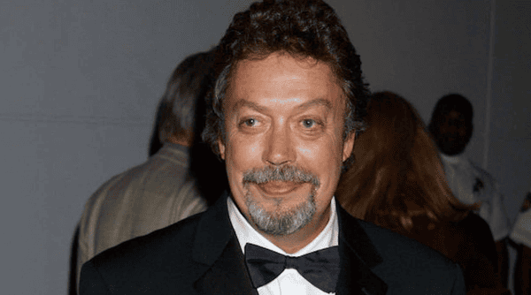 Tim Curry në vitet e fundit: Pasojat e goditjes në tru i ndryshuan jetën aktorit të njohur
