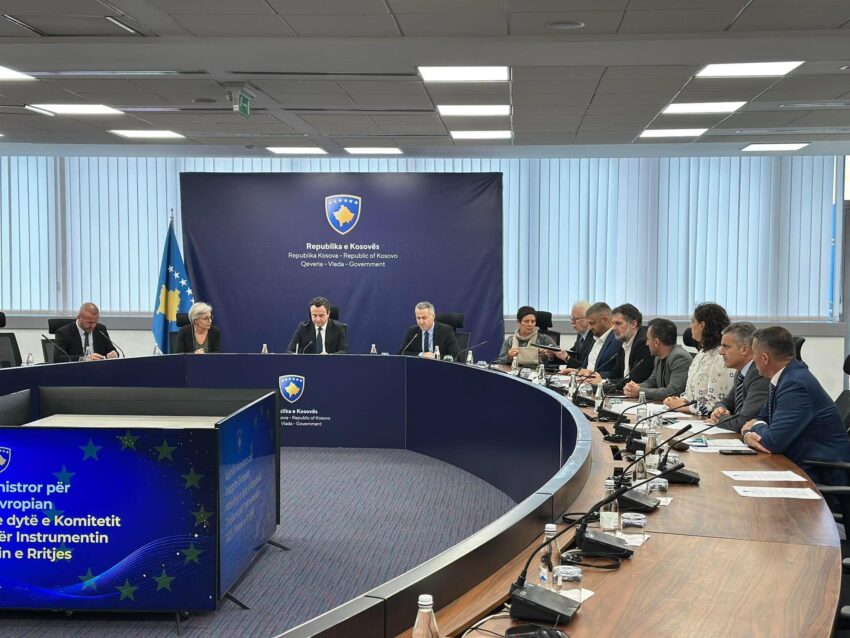 Kurti: Nga bllokada në Kuvend nuk dështon asnjë reformë, por humbin mjetet nga Plani i Rritjes