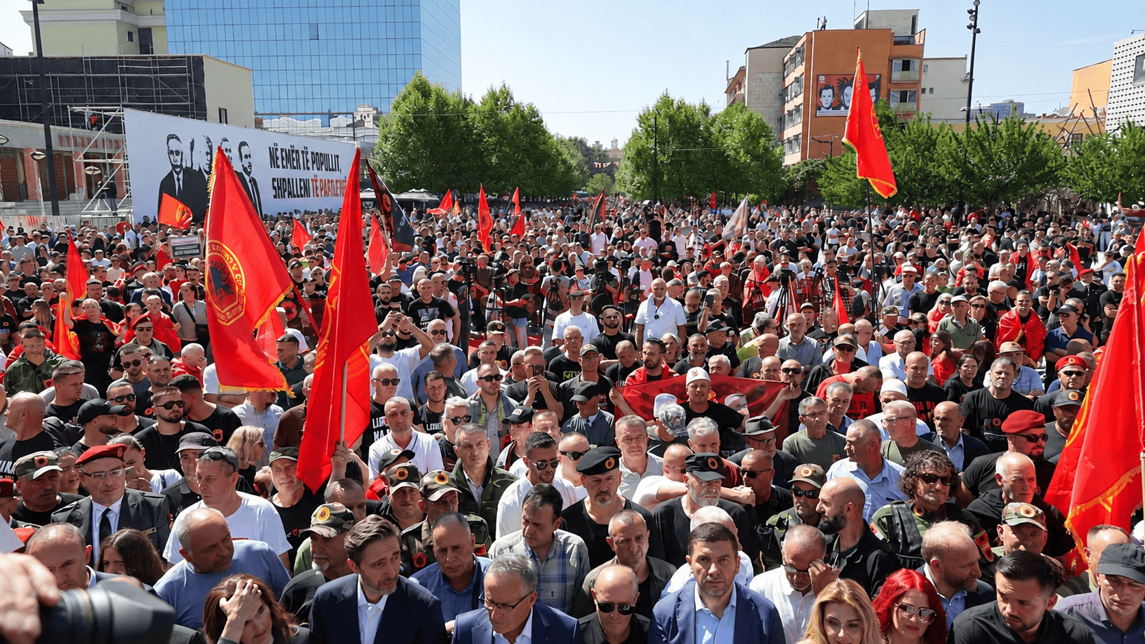 Policia: Protesta nga OVL e UÇK-së përfundoi e qetë, mijëra pjesëmarrës u shpërndanë