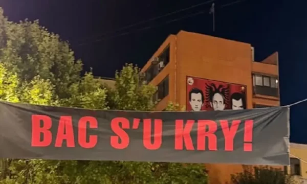 Nata e 15 e protestës, vendoset mbishkrimi “Bac s’u kry” në mbështetje të ish-krerëve të UÇK-së