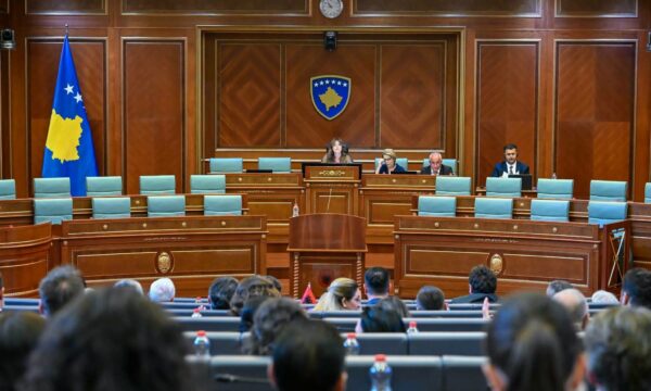 Kuvendi njofton për seancën e së hënës, në rend dite: betimi i deputetëve, Deklarata për aktgjykimin e Speciales e nënkryetari i PDK’së