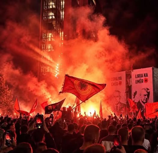 Tifo-grupet bashkohen sot në protestë për krerët e UÇK-së
