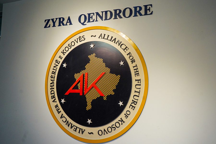 AAK pas vendimit të Kushtetueses: Kosova shkon në zgjedhje, fajtor i vetëm Kurti