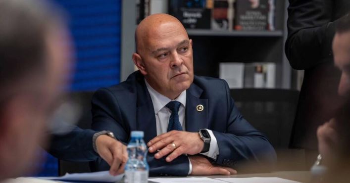 Gjini pas mbledhjes së Kryesisë: Aleanca kërkon ndarjen e çështjes së Hagës nga politika partiake