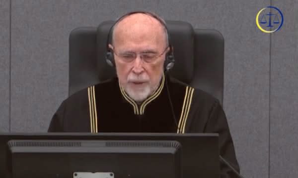 Gjykatësi Smith në fjalën hyrëse: Gjykimi nuk lidhet me legjitimitetin e UÇK-së, por me veprimet e të akuzuarve