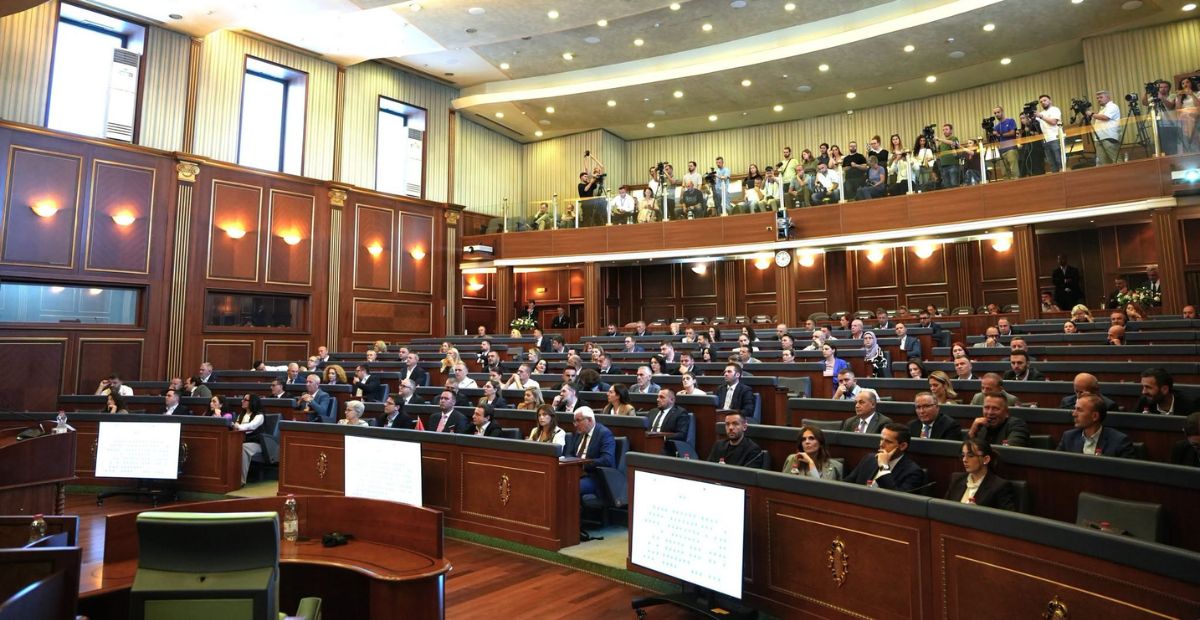 Kushtetuejsa vendos për kërkesën e PDK’së: Kuvendi u konstituua me vonesë, Qeveria e ligjshme, afati i fundit për Presidentin 6 tetori